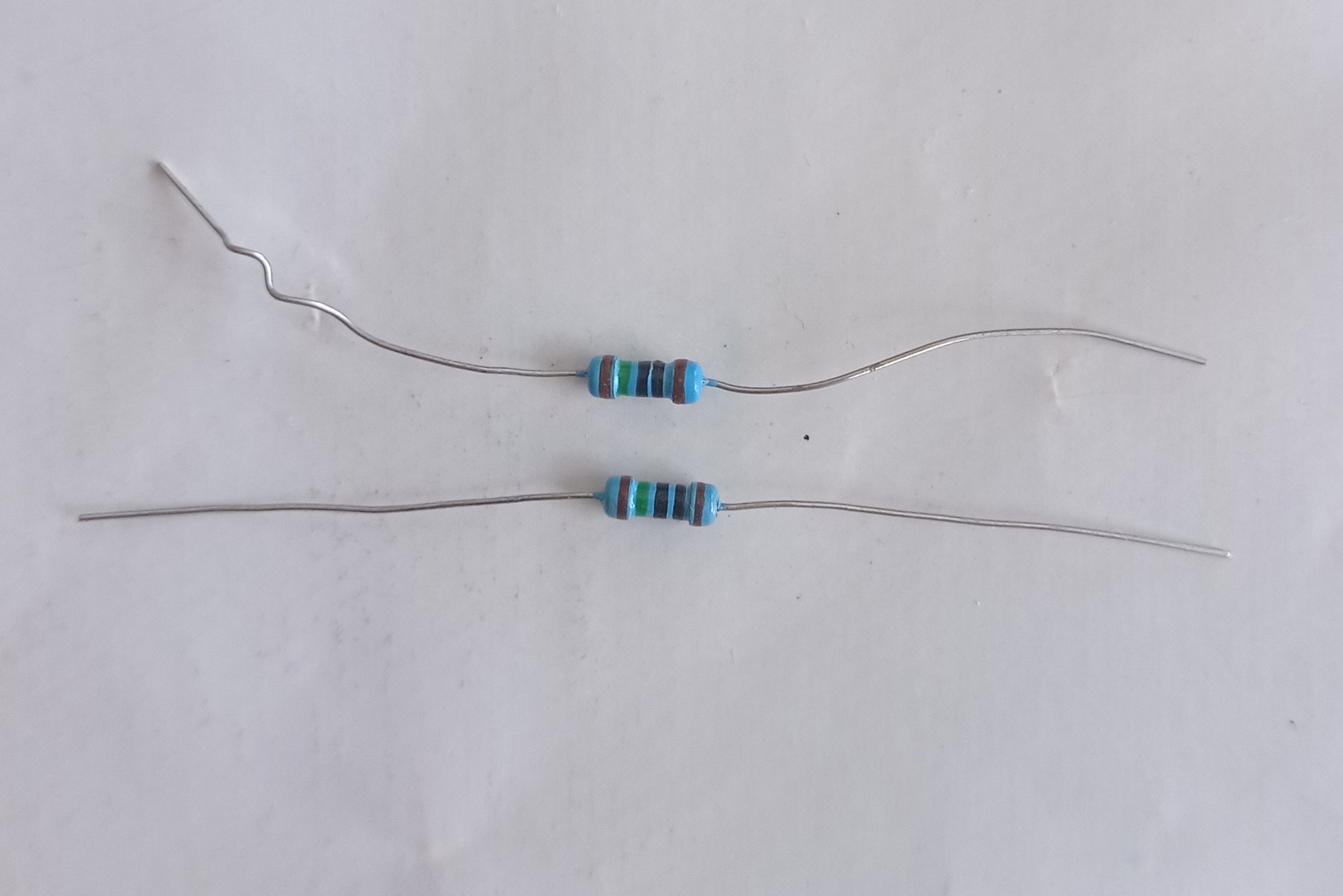 5 band resistor codes cause confusion